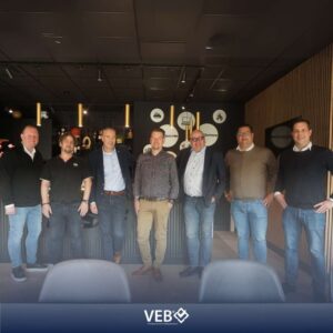 VEB op werkbezoek bij leden met trots en samenwerking centraal in stijlvolle setting.